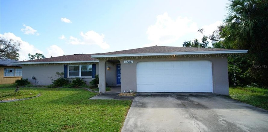 House in Port Charlotte, Florida 3 bedrooms, 163.88 sq.m. № 1416408