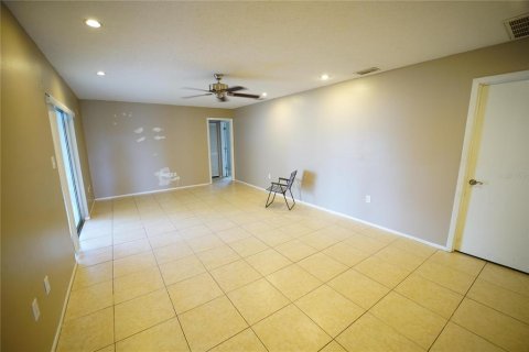 House in Port Charlotte, Florida 3 bedrooms, 163.88 sq.m. № 1416408 - photo 5