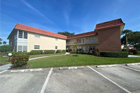 Condominio en venta en Vero Beach, Florida, 1 dormitorio, 69.68 m2 № 945023 - foto 17
