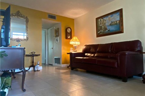 Condominio en venta en Vero Beach, Florida, 1 dormitorio, 69.68 m2 № 945023 - foto 7