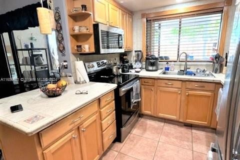 Adosado en venta en Miami, Florida, 2 dormitorios, 143.63 m2 № 1365552 - foto 9