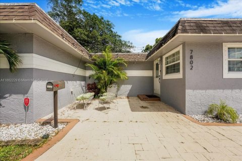 Casa en venta en Tamarac, Florida, 3 dormitorios, 122.07 m2 № 1374932 - foto 5