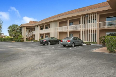 Condo in Palm Beach Gardens, Florida, 2 bedrooms  № 1229263 - photo 6