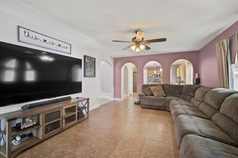 Villa ou maison à vendre à North Port, Floride: 4 chambres, 208.84 m2 № 1289632 - photo 3