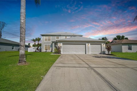 Villa ou maison à vendre à North Port, Floride: 4 chambres, 208.84 m2 № 1289632 - photo 2