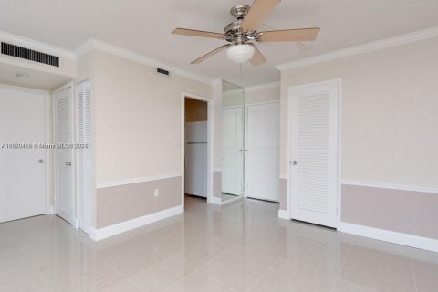 Copropriété à louer à North Miami Beach, Floride: 1 chambre, 73.39 m2 № 1365880 - photo 8