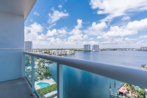 Copropriété à louer à North Miami Beach, Floride: 1 chambre, 73.39 m2 № 1365880 - photo 1