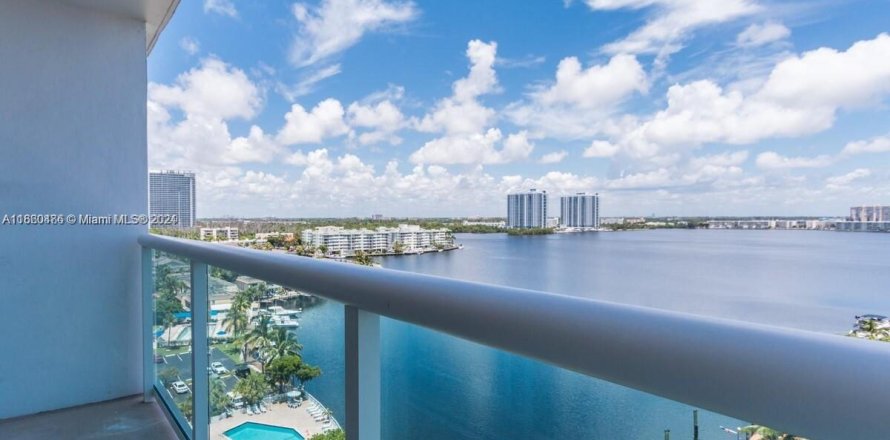 Condo in North Miami Beach, Florida, 1 bedroom  № 1365880