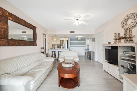 Copropriété à vendre à New Port Richey, Floride: 1 chambre, 67.63 m2 № 1363592 - photo 3