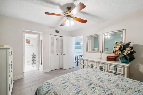 Condominio en venta en New Port Richey, Florida, 1 dormitorio, 67.63 m2 № 1363592 - foto 17