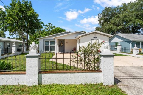 Villa ou maison à vendre à Tampa, Floride: 3 chambres, 114.08 m2 № 1363832 - photo 2