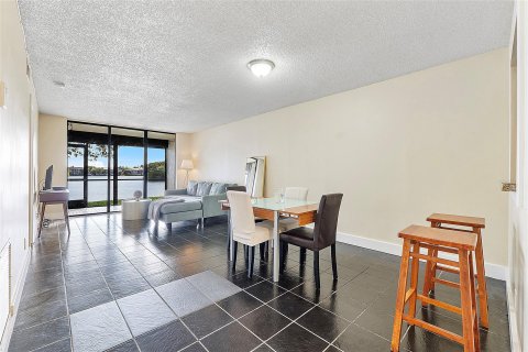 Condo in Oakland Park, Florida, 2 bedrooms  № 936806 - photo 25