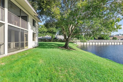 Condo in Oakland Park, Florida, 2 bedrooms  № 936806 - photo 2