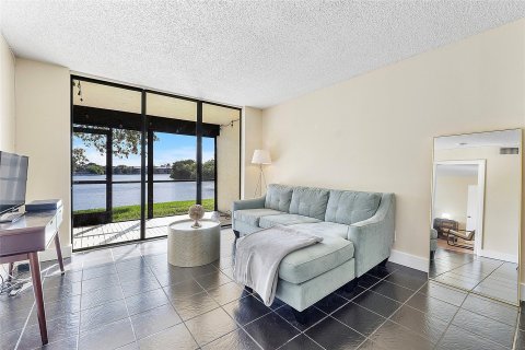 Condo in Oakland Park, Florida, 2 bedrooms  № 936806 - photo 23