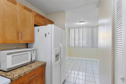 Condo in Oakland Park, Florida, 2 bedrooms  № 936806 - photo 6