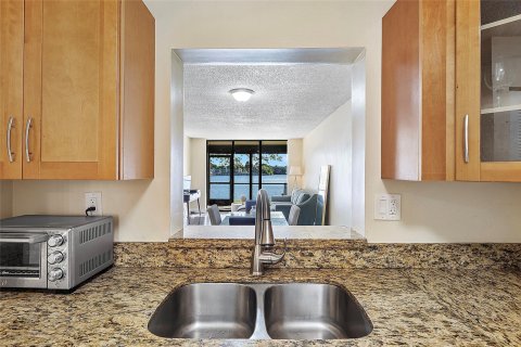 Condo in Oakland Park, Florida, 2 bedrooms  № 936806 - photo 7