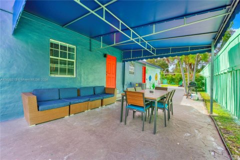 Casa en venta en Miami, Florida, 5 dormitorios, 133.41 m2 № 1310087 - foto 19