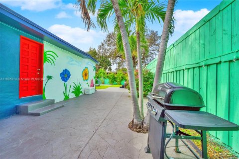 Casa en venta en Miami, Florida, 5 dormitorios, 133.41 m2 № 1310087 - foto 17