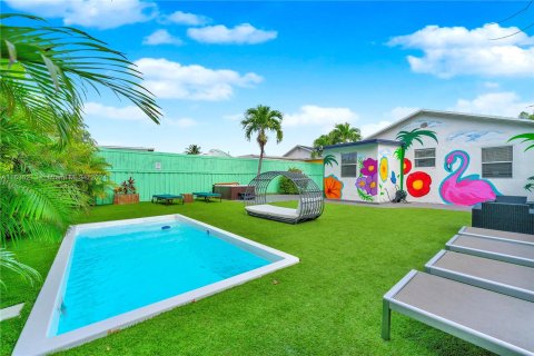 Casa en venta en Miami, Florida, 5 dormitorios, 133.41 m2 № 1310087 - foto 21