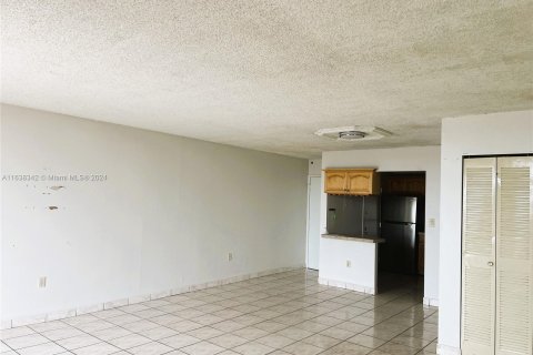 Copropriété à vendre à Hialeah, Floride: 3 chambres, 113.53 m2 № 1310084 - photo 5