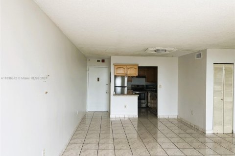 Copropriété à vendre à Hialeah, Floride: 3 chambres, 113.53 m2 № 1310084 - photo 6