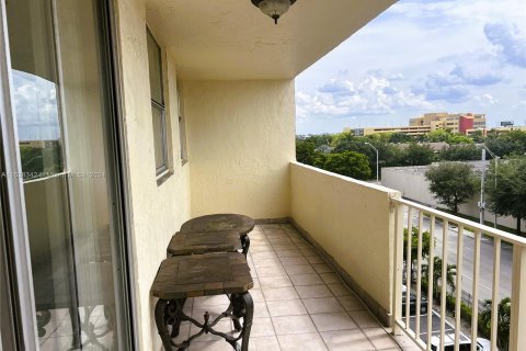 Copropriété à vendre à Hialeah, Floride: 3 chambres, 113.53 m2 № 1310084 - photo 13