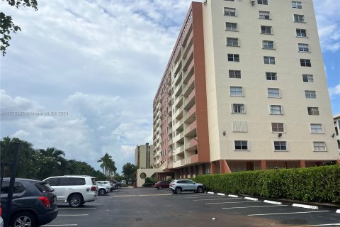 Condominio en venta en Hialeah, Florida, 3 dormitorios, 113.53 m2 № 1310084 - foto 25