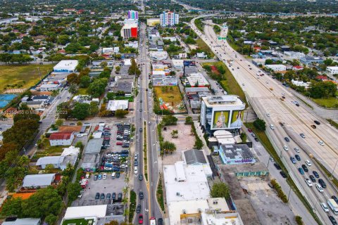 Propiedad comercial en venta en Miami, Florida № 363164 - foto 20