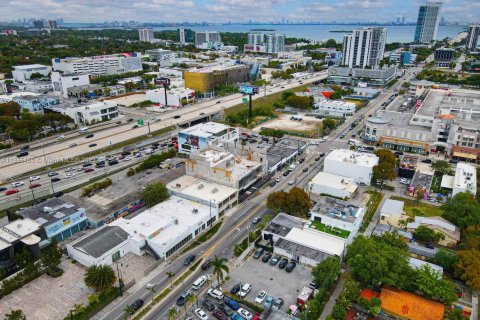 Commercial property in Miami, Florida № 363164 - photo 17