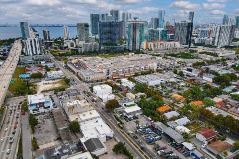 Propiedad comercial en venta en Miami, Florida № 363164 - foto 19