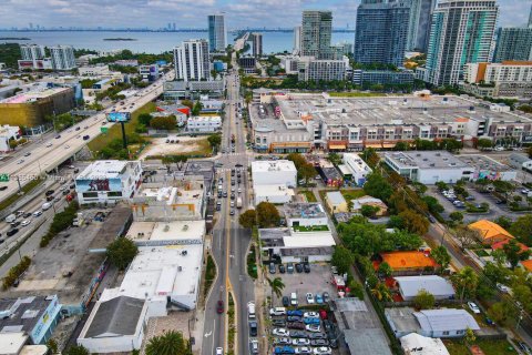 Propiedad comercial en venta en Miami, Florida № 363164 - foto 18