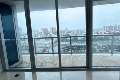 Condo in Sunny Isles Beach, Florida, 3 bedrooms  № 1238553 - photo 2