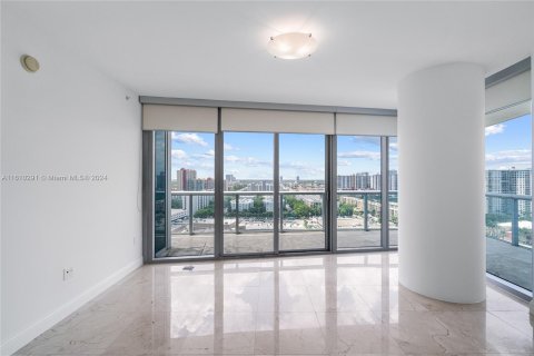 Condo in Sunny Isles Beach, Florida, 3 bedrooms  № 1238553 - photo 18