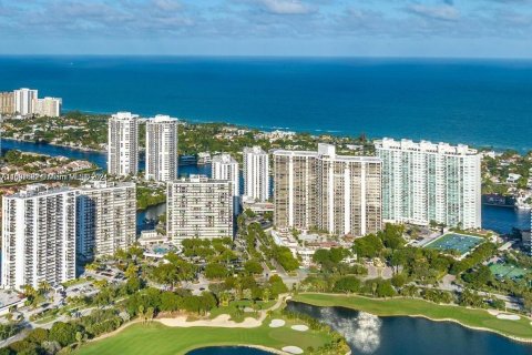 Condo in Aventura, Florida, 2 bedrooms  № 1293209 - photo 13