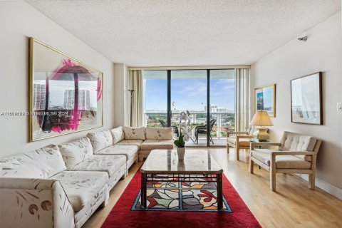 Condo in Aventura, Florida, 2 bedrooms  № 1293209 - photo 2