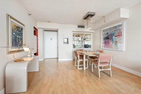 Copropriété à vendre à Aventura, Floride: 2 chambres, 97.45 m2 № 1293209 - photo 4