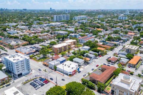 Propiedad comercial en venta en Miami, Florida № 1293212 - foto 10