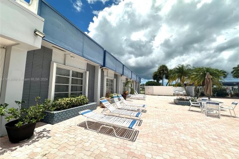 Condominio en venta en West Palm Beach, Florida, 1 dormitorio, 56.86 m2 № 1235084 - foto 23