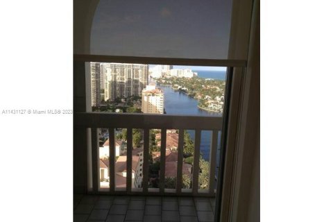 Copropriété à vendre à Aventura, Floride: 5 chambres, 447.79 m2 № 652294 - photo 8