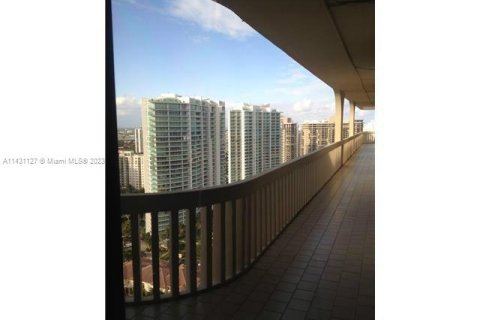 Condo in Aventura, Florida, 5 bedrooms  № 652294 - photo 9