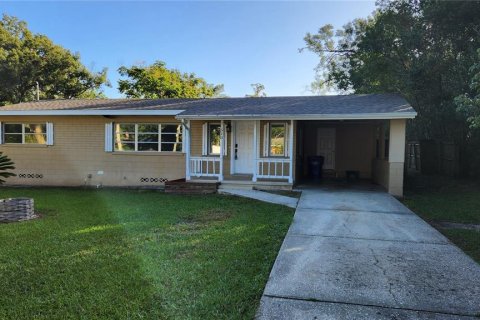 House in DeLand, Florida 3 bedrooms, 135.08 sq.m. № 1426879 - photo 1