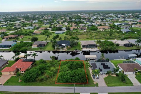 Terreno en venta en Port Charlotte, Florida № 1317667 - foto 1