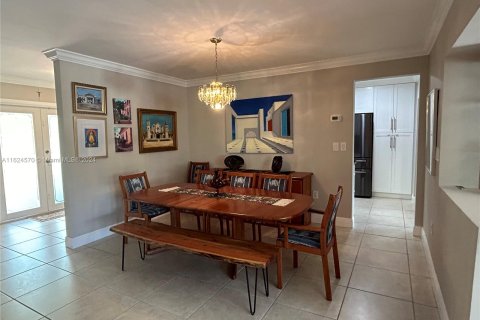 Casa en venta en Miami, Florida, 4 dormitorios, 249.91 m2 № 1271577 - foto 11