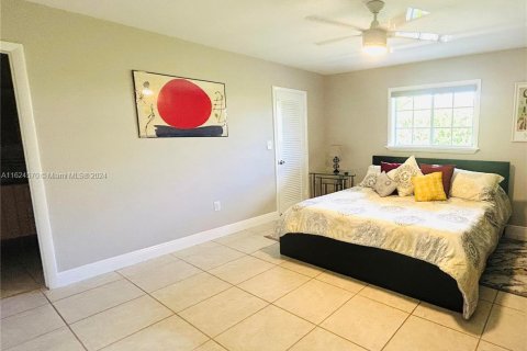 Casa en venta en Miami, Florida, 4 dormitorios, 249.91 m2 № 1271577 - foto 16