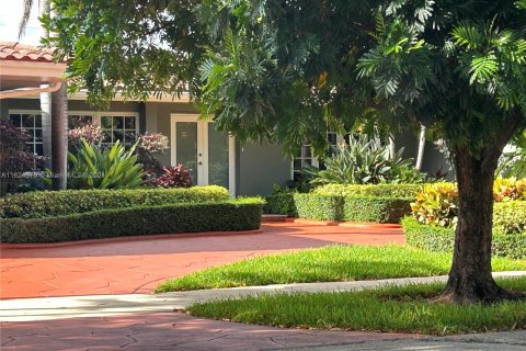 Villa ou maison à vendre à Miami, Floride: 4 chambres, 249.91 m2 № 1271577 - photo 1