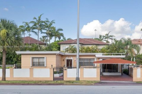 Villa ou maison à vendre à Miami Beach, Floride: 3 chambres, 144.09 m2 № 1271580 - photo 2