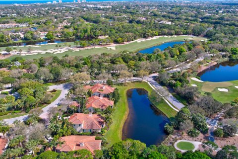 House in Jupiter, Florida 2 bedrooms, 184.88 sq.m. № 1159892 - photo 21