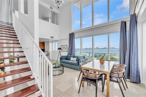 Condominio en alquiler en North Bay Village, Florida, 2 dormitorios, 141.58 m2 № 1368904 - foto 1