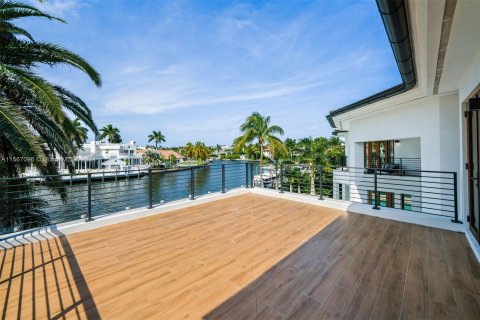 Villa ou maison à vendre à Golden Beach, Floride: 6 chambres, 586.49 m2 № 1116089 - photo 25