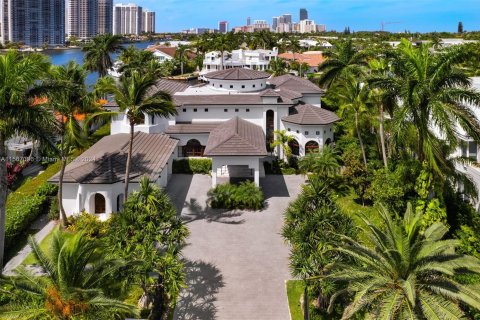 Villa ou maison à vendre à Golden Beach, Floride: 6 chambres, 586.49 m2 № 1116089 - photo 3